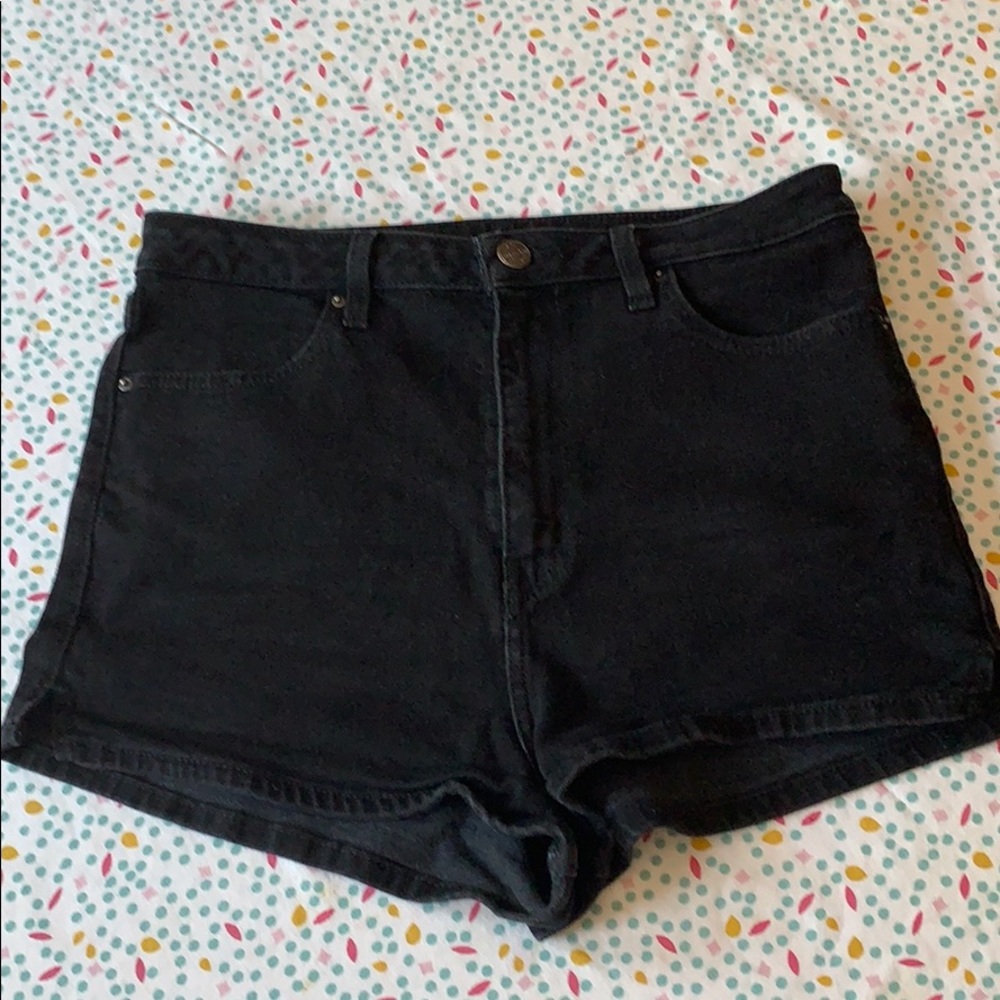 Urban Outfitters pinup high rise short